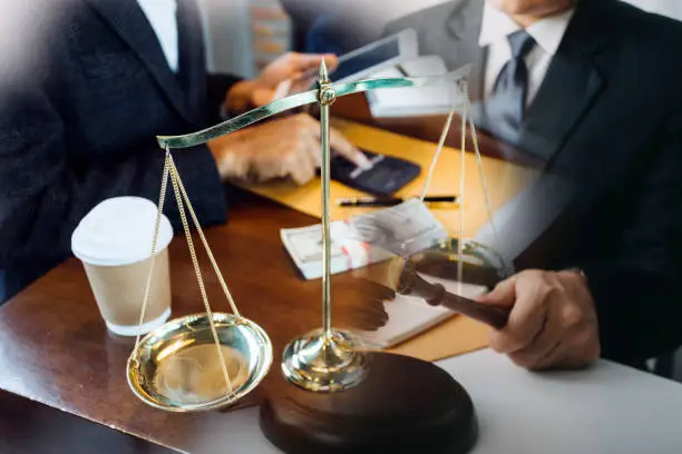 محامو تحصيل ديون في مصر | استرداد المستحقات بكفاءة مع مؤسسة السعدني ومشاركوه للمحاماة